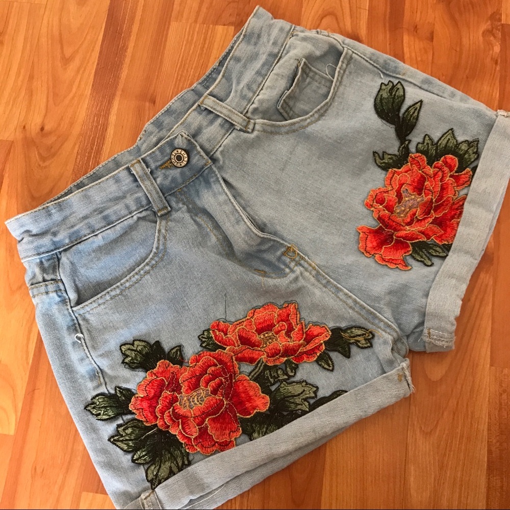ROMWE Shorts - Picture 2 of 3